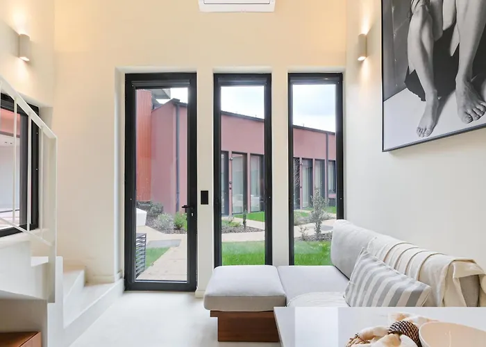 On - Cozy - Free Parking & Pet Friendly